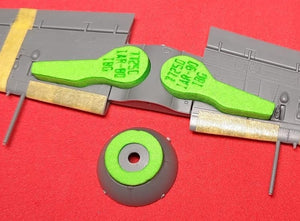 Omask 77250 IAR 80 / 81 wheel bay plugs (for IBG) 1/72 – zdjęcie 2