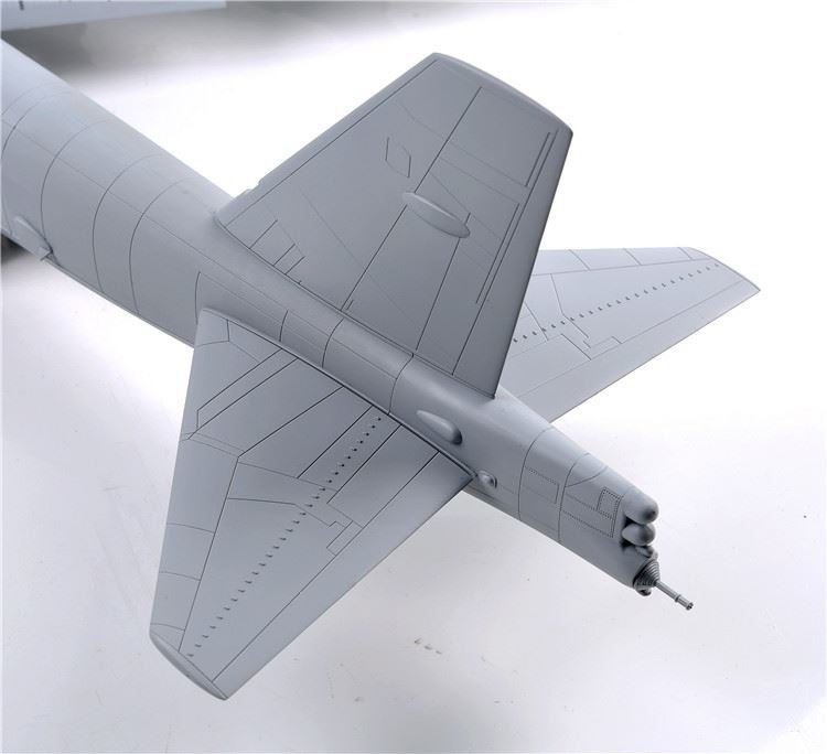 Modelcollect UA72200 B-52H U.S. Stratofortress strategic Bomber 1/72 – zdjęcie 20