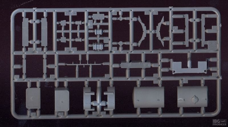 IBG 72016 Chevrolet C15A No.11 Cab Watertank 1/72 – image 3