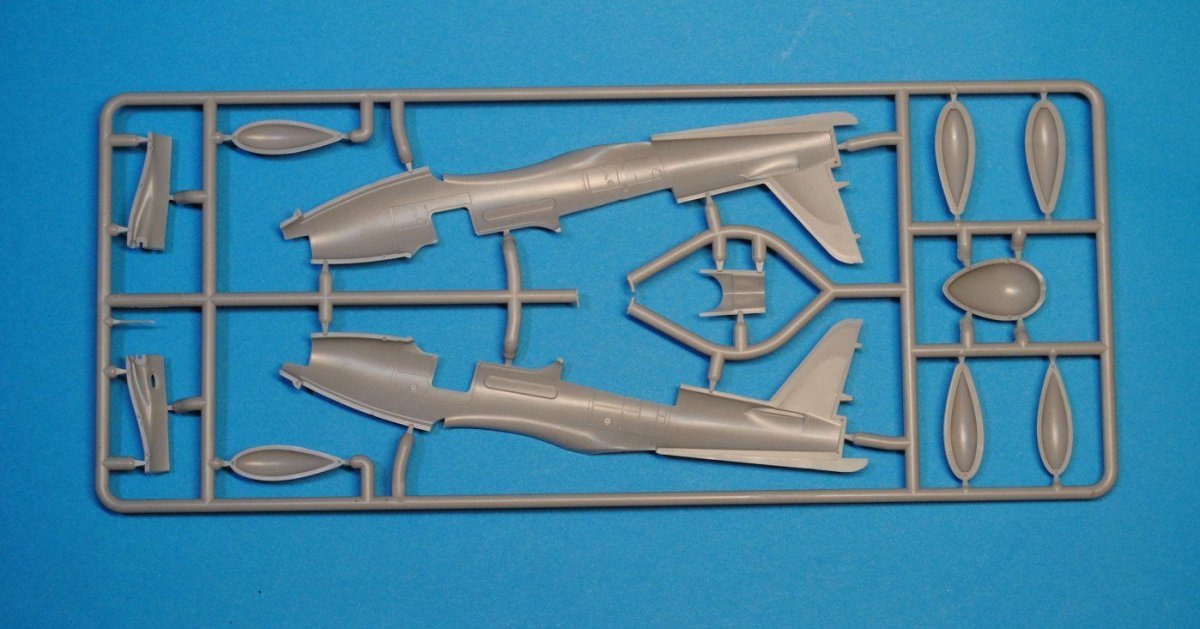 Dora Wings 72005 Bell P-63E-1-BE Kingcobra 1/72 – image 7