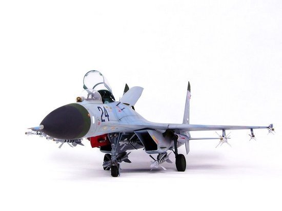 Trumpeter 02224 Soviet Sukhoi Su-27 Flanker B 1/32 – zdjęcie 5