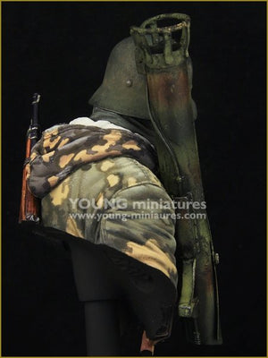 Young Miniatures YM1865 German Waffen SS with Panzerschreck 1/10 – Bild 6