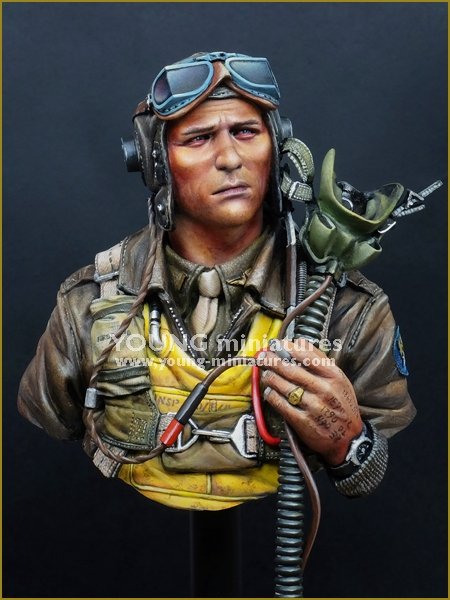 Young Miniatures YM1856 USAAF FIGHTER PILOT 1944 1/10 – image 2