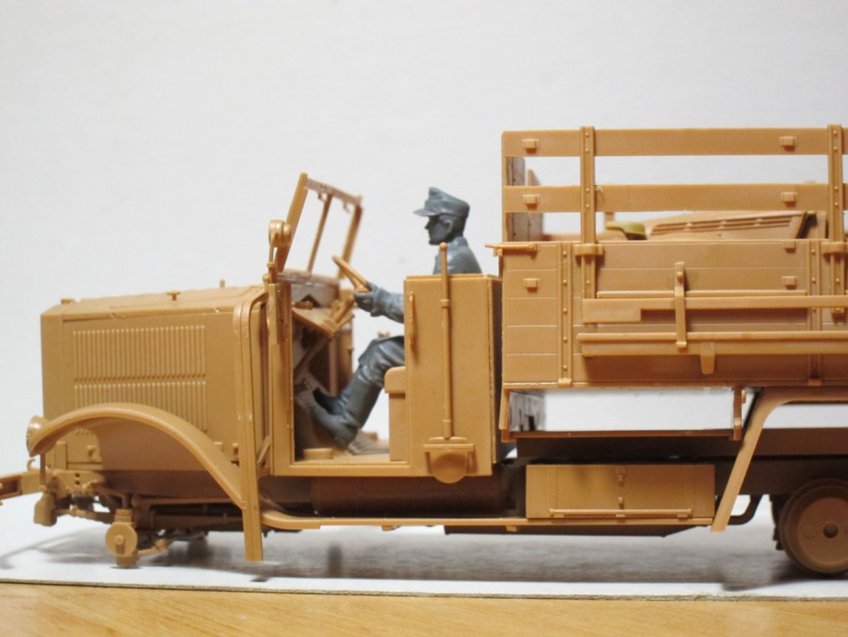 ICM 35642 German Drivers (1939-1945) (4 figures) 1/35 – immagine 5