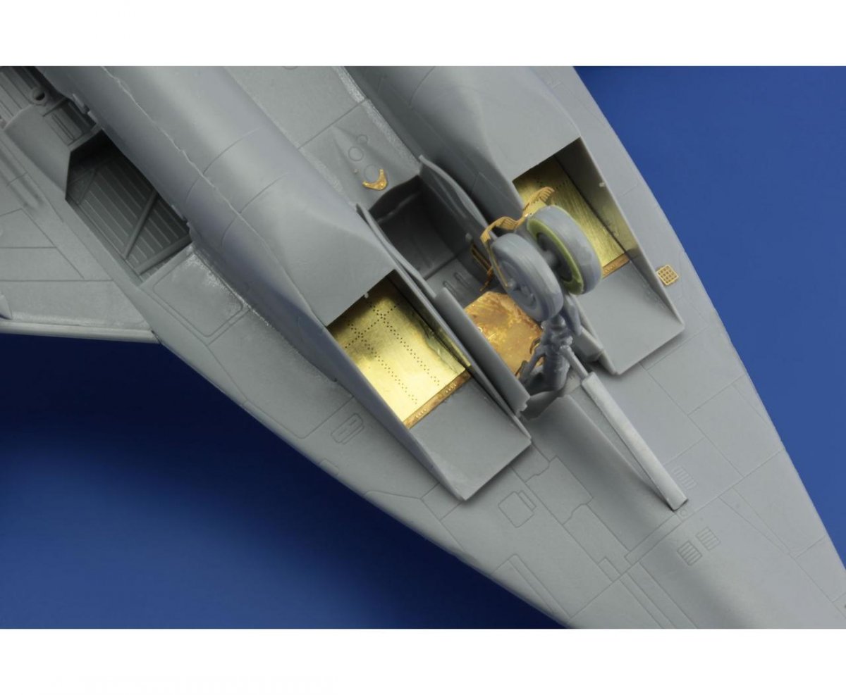 Eduard 73555 MiG-29 Izdeliye 9-13 ZVEZDA 1/72 – immagine 6