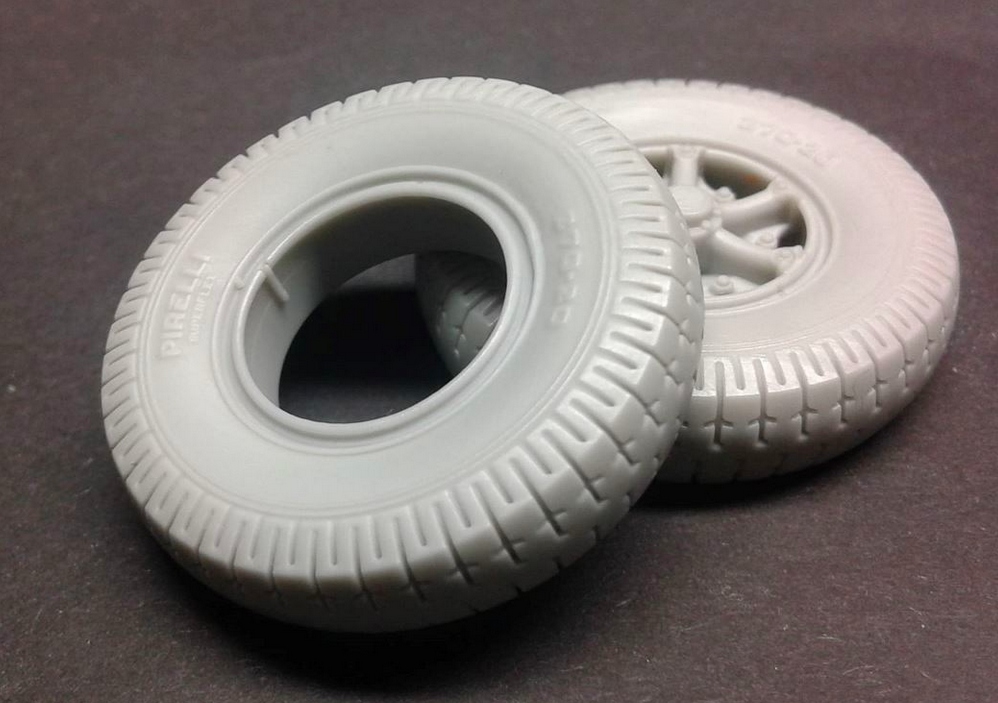 Panzer Art RE35-582 Lancia 3Ro Road wheels (commercial pattern) 1/35 – image 2