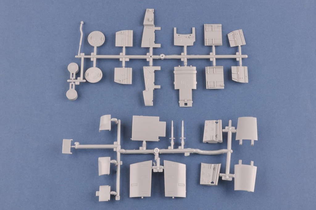 Hobby Boss 81808 F-86F-30 Saber 1/18 – image 7
