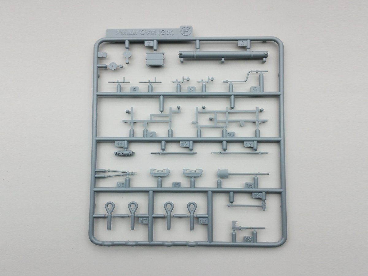 Amusing Hobby 35A019 Pz.Kpfw.38D 1/35 – zdjęcie 9