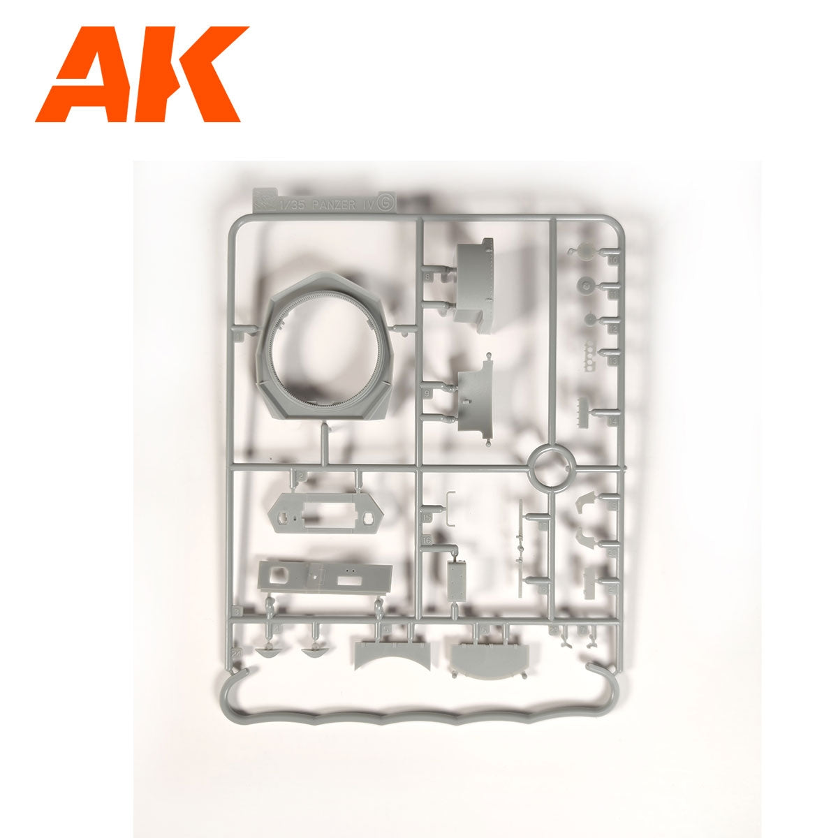 AK Interactive AK35504-A PZ.KPFW.IV AUSF.D AFRIKA KORPS + DAK PANZERFAHRER 1/35 – image 18
