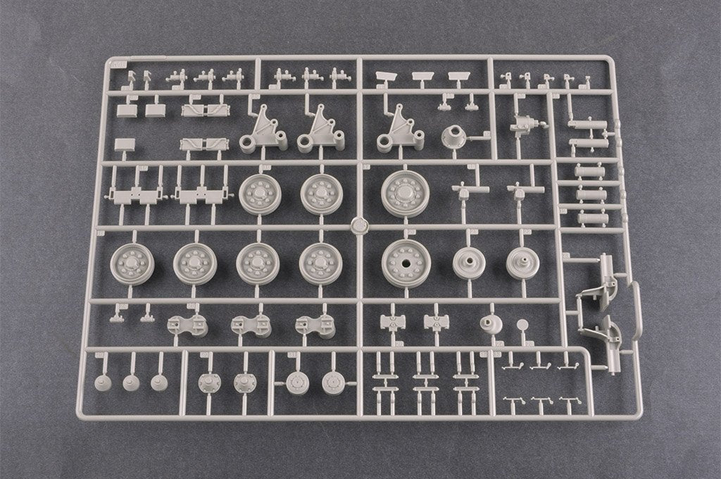 I Love Kit 61619 M4A3E8 Medium Tank - Early 1/16 – image 11