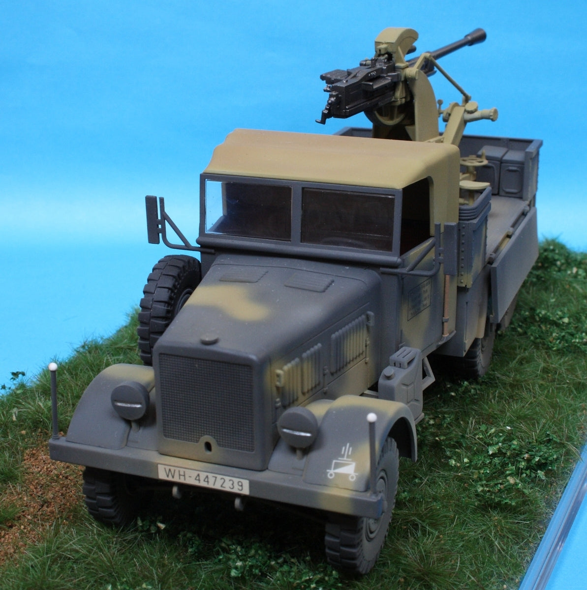 IBG 35005 Einheitsdiesel with Breda 37mm AA Gun 1/35 – zdjęcie 6
