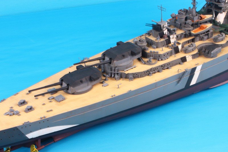 Trumpeter 03702 German Bismarck Battleship 1/200 – zdjęcie 8