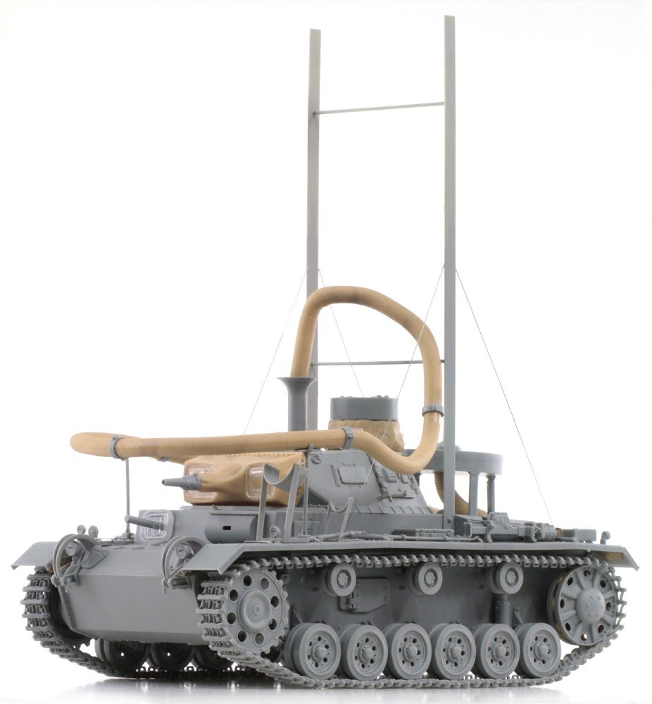 Cyber Hobby 6717 Pz. Kpfw. 111(3.7cm)(T) Ausf. F, Operation Seelowe 1/35 – zdjęcie 9