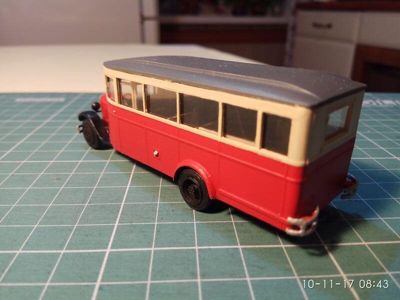Zebrano 72110 ZiS-8 Soviet Bus 1/72 – zdjęcie 3