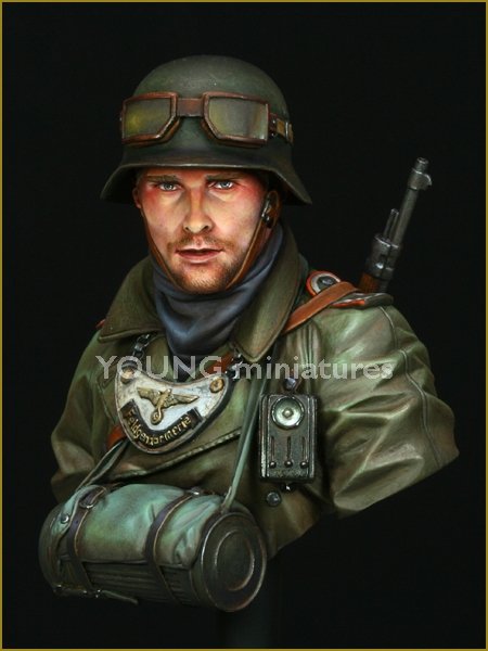 Young Miniatures YM1819 German Feldgendarmerie WWII 1/10 – Bild 3