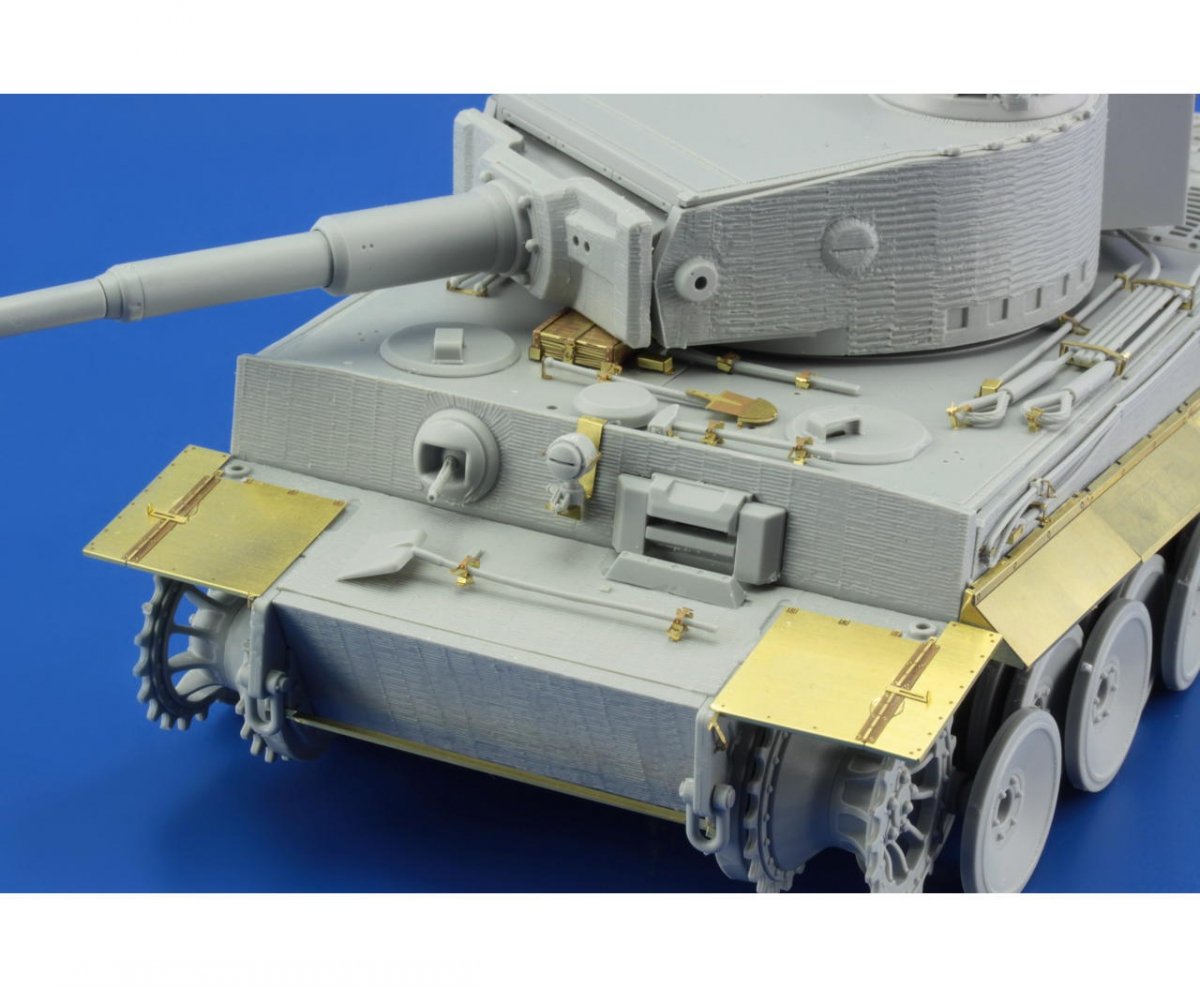 Eduard 36276 Tiger I Mid production fenders Dragon – image 5