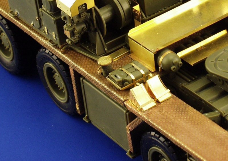 Eduard BIG3512 FAUN SLT 56 TRUMPETER 1/35 – image 3