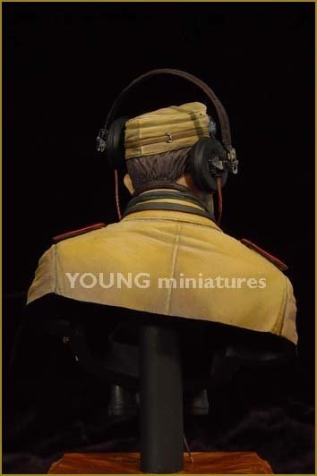 Young Miniatures YM1802 DAK Panzer Officer 1/10 – zdjęcie 4