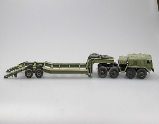 Trumpeter 00212 MAZ-537G Late Production type with MAZ/ChMZAP-5247G semitraii 1/35 – zdjęcie 3