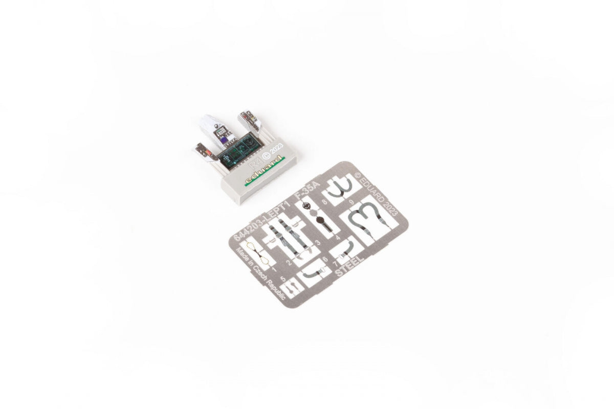 Eduard 644299 F-35C LööK Tamiya 1/48 – immagine 4