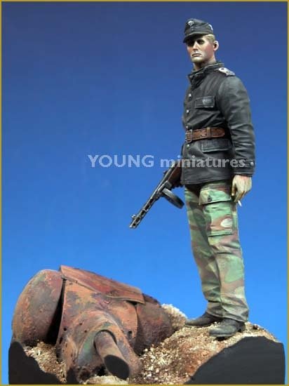 Young Miniatures YM9001-B SS Panzer Officer with T-34 Mantlet Base 90mm – zdjęcie 4