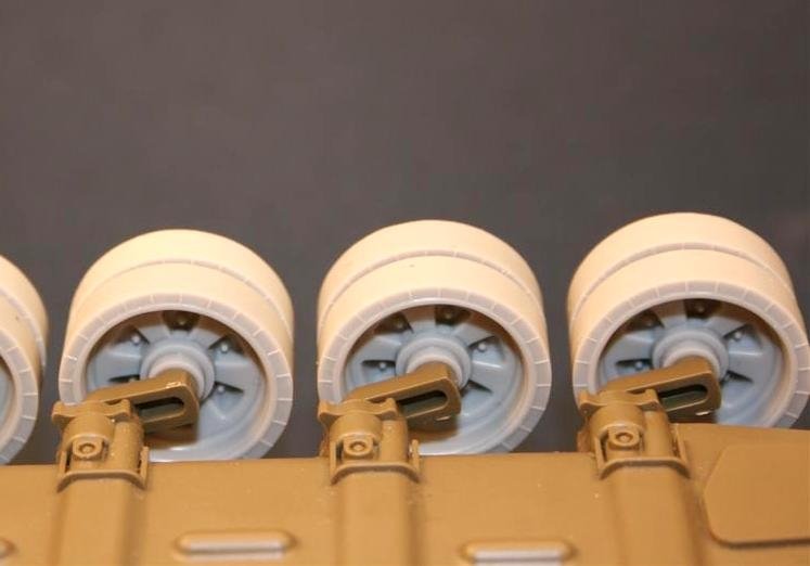 Panzer Art RE35-114 Road wheels for T-72/90 MBT tanks 1/35 – image 4