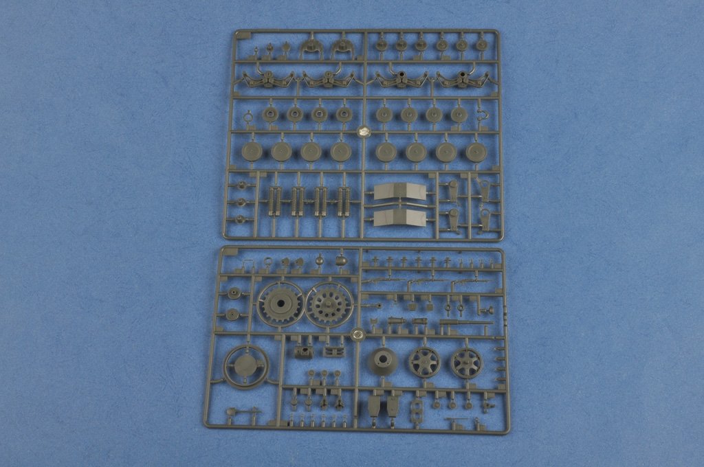 Hobby Boss 83842 Soviet T-35 Heavy Tank -Before – zdjęcie 7