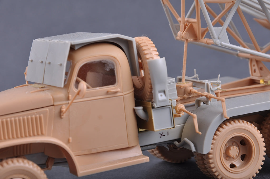 Hobby Boss 84572 GAZ-AAA with BM13/16 Katyusha 1/35 – zdjęcie 6