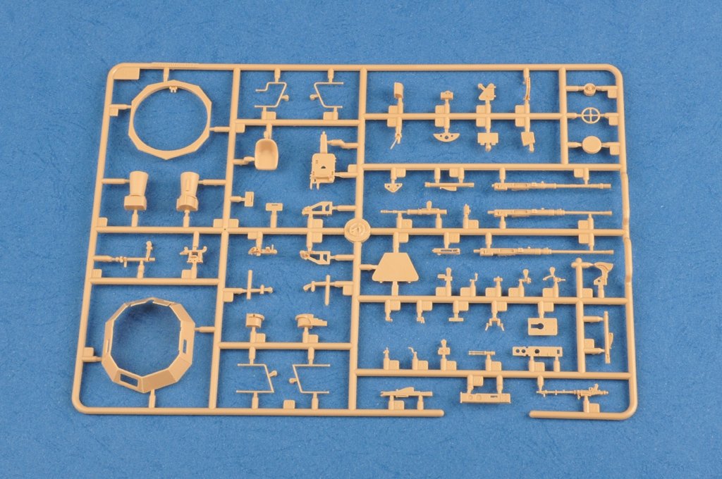 Hobby Boss 83815 German Sd.Kfz.222 Leichter Panzerspahwagen (1st Series) 1/35 – zdjęcie 6