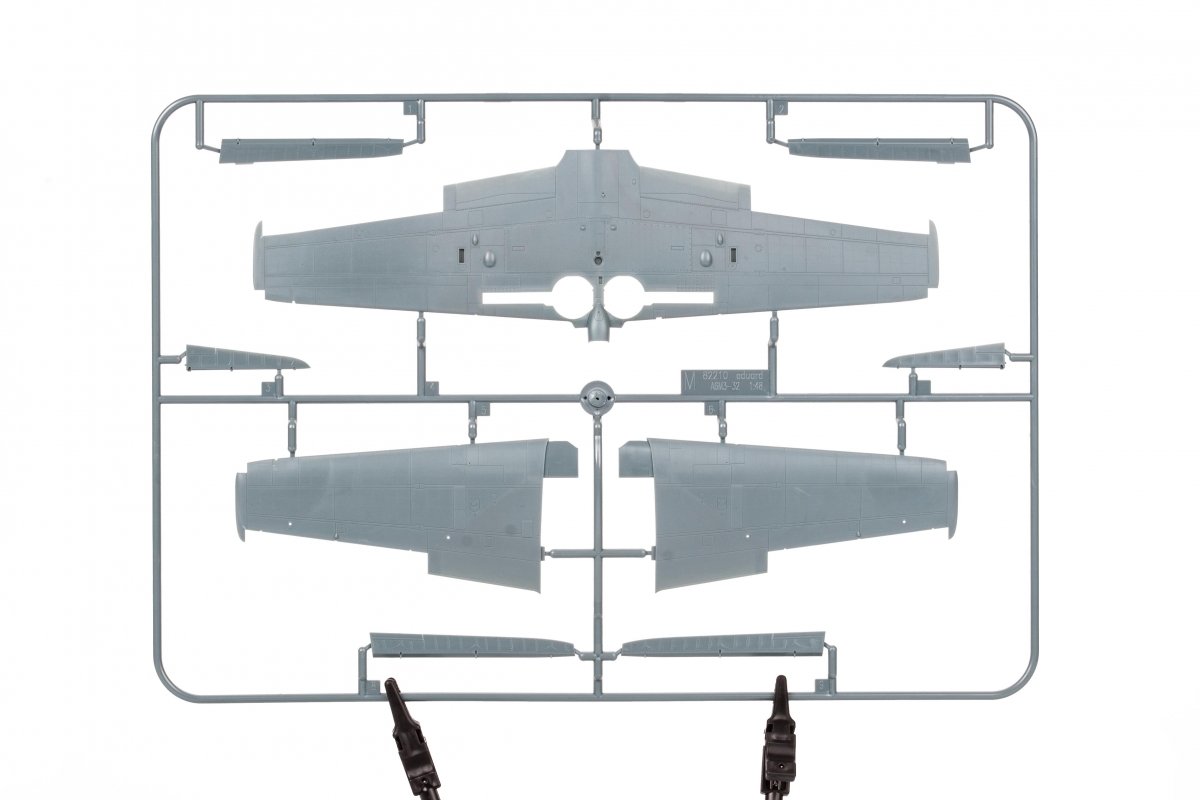 Eduard 84191 A6M3 Zero Type 32 Weekend edition 1/48 – image 7