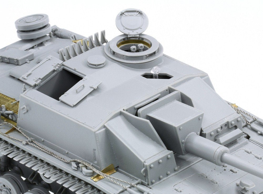 Cyber Hobby 6598 StuG.III Ausf.G Initial 1/35 – image 7
