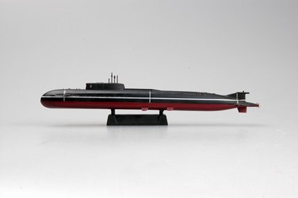 Hobby Boss 87021 Kursk SSGN Russian Navy Oscar II Class Submarine 1/700 – image 2