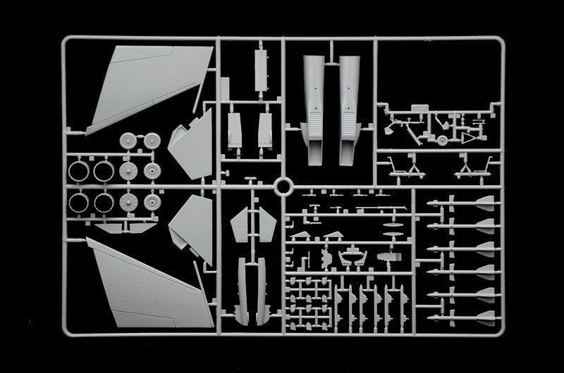 Italeri 1413 SU-27 FLANKER 1/72 – image 3