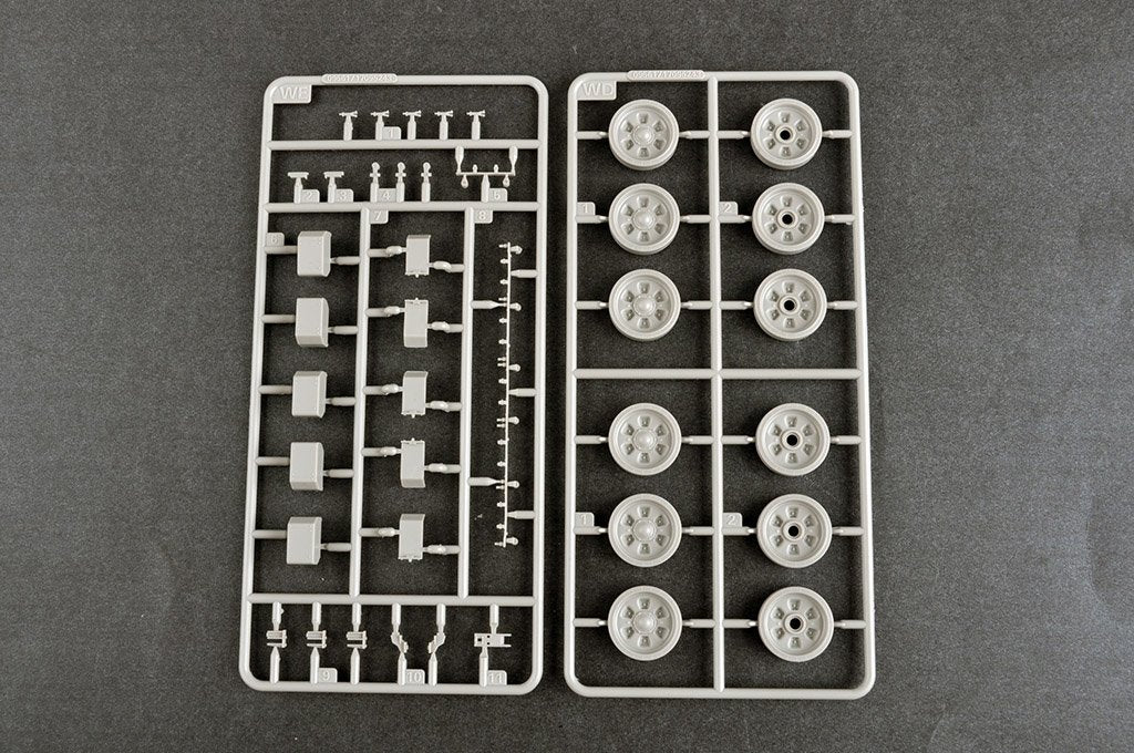 Trumpeter 09610 Russian T-72B3 with 4S24 Soft Case ERA &amp;amp; Grating Armour 1/35 – zdjęcie 17