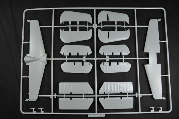 HK Models 01E02 B-25J Mitchell &amp;quot;Strafer&amp;quot; 1/32 – image 8