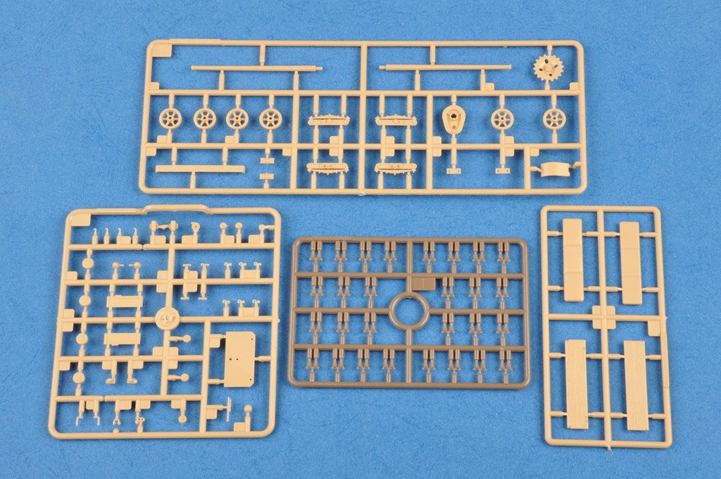 Hobby Boss 83847 Soviet T-20 Armored Tractor Komsomolets 1938 – zdjęcie 6