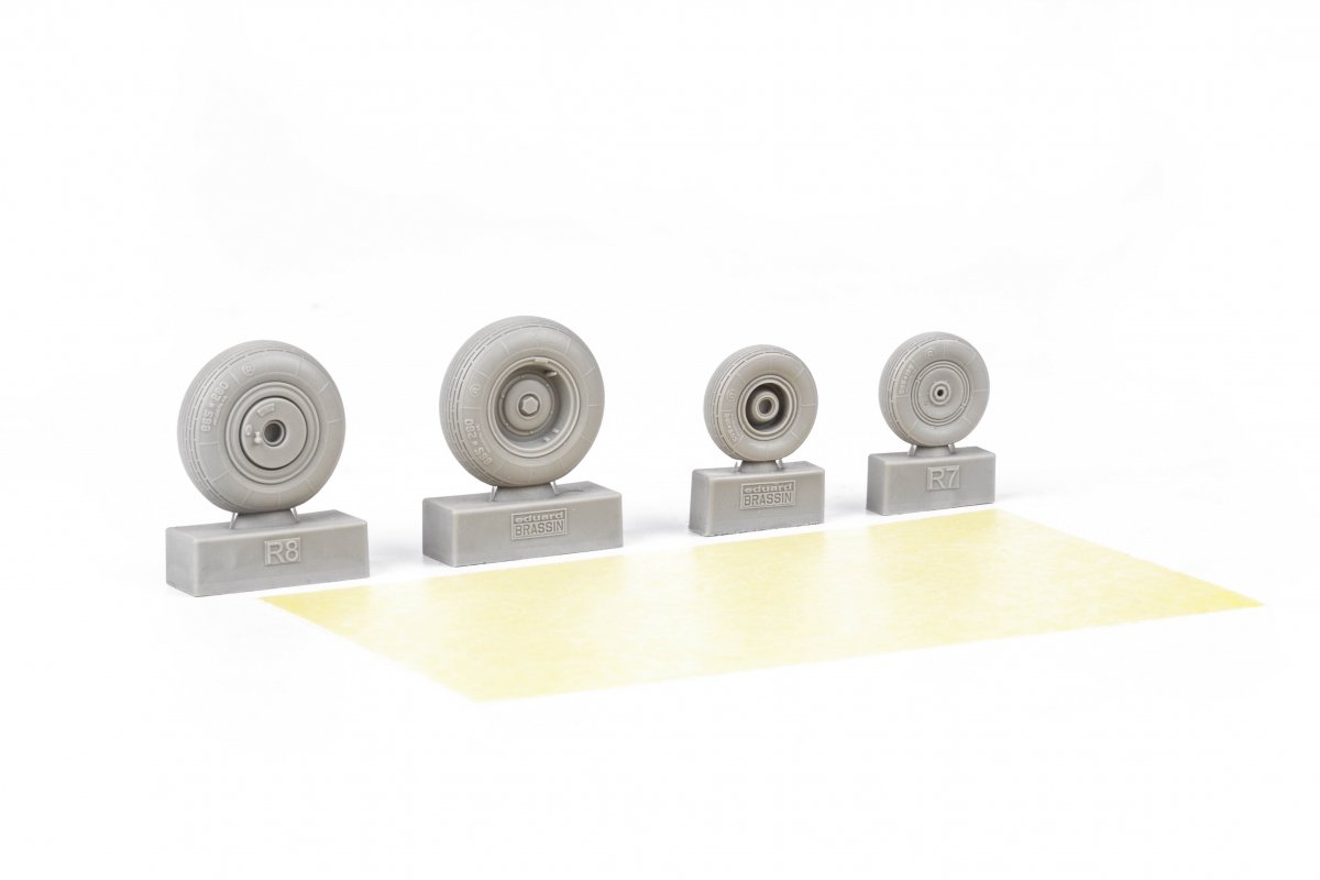 Eduard 648868 Mi-8MT wheels TRUMPETER 1/48 – zdjęcie 4