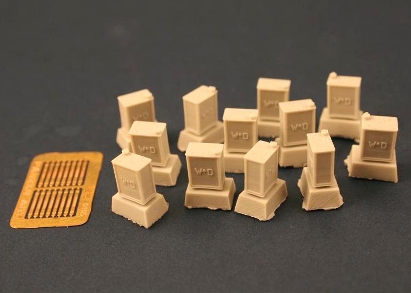 Panzer Art RE35-109 2 gal British “POW” canisters 1/35 – image 2