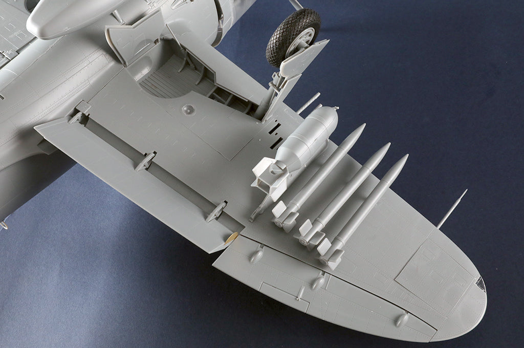 Trumpeter 02427 Republic P-47 D Thunderbolt Razorback 1/24 – image 6
