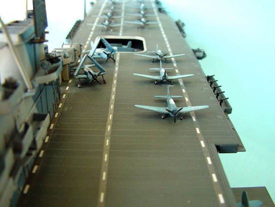 Trumpeter 05603 US Aircraft Carrier CV-10 Yorktown 1944 (1/350) – image 10