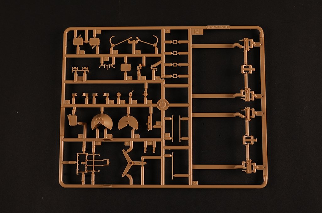 Hobby Boss 84571 GAZ-AAA with Quad Maxim AA Gun 1/35 – zdjęcie 6