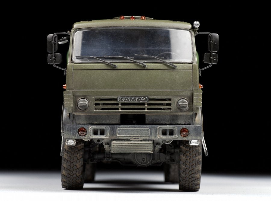 Zvezda 3697 Russian three axle truck K-5350 &amp;quot;MUSTANG&amp;quot; 1/35 – zdjęcie 7