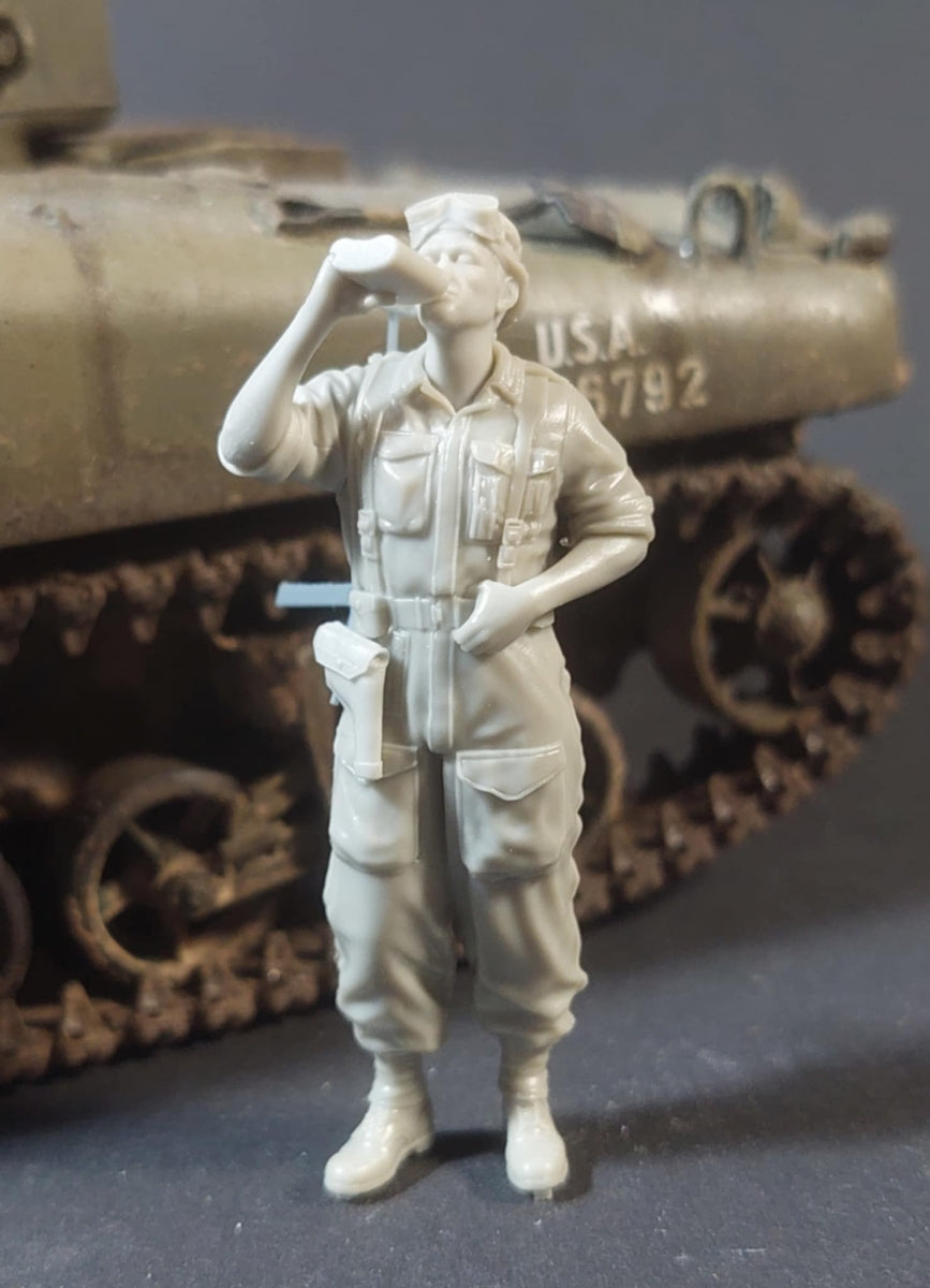 Panzer Art FI35-236 British tanker coverall at rest No2 1/35 – image 3