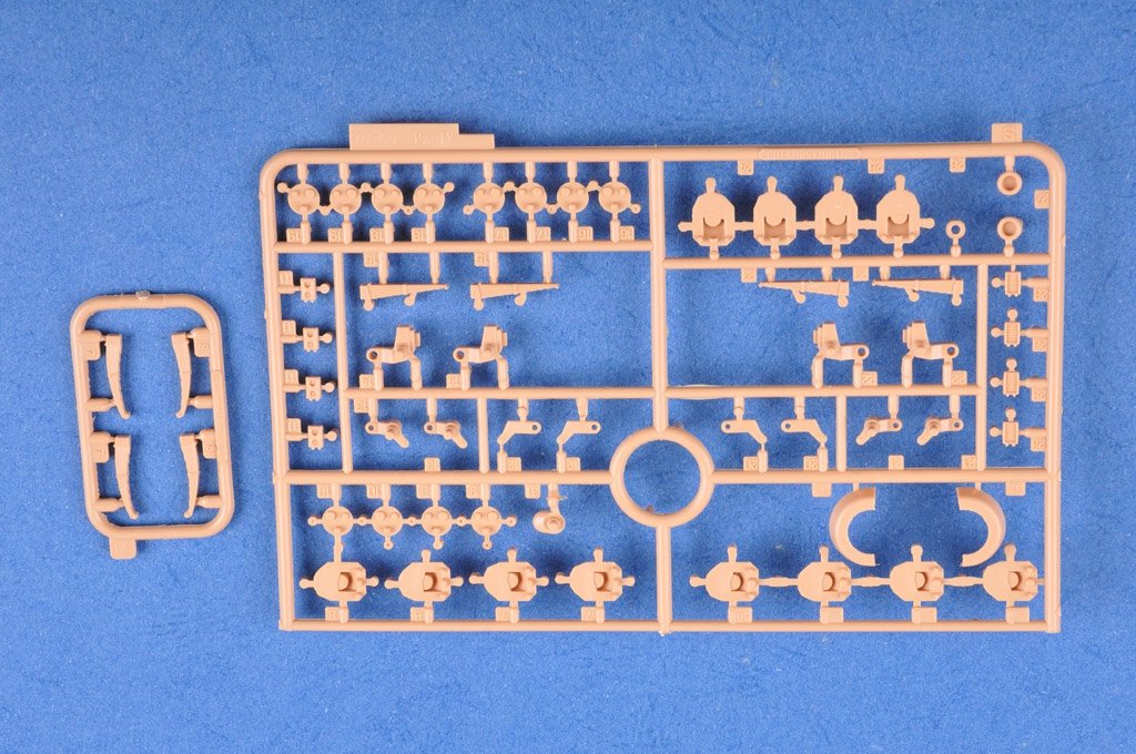 Hobby Boss 80135 German STURMPANZER IV EARLY VERSION MID PRODUCTION W/INTERIOR – zdjęcie 5