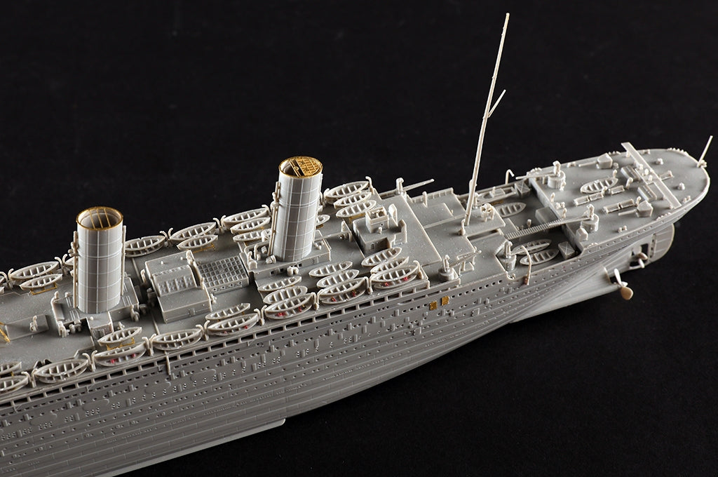 Hobby Boss 83421 Olympic 1/700 – image 14