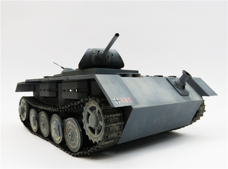 Modelcollect UA72161 Fist of War Series German P300/2 PanzerKampfWagen und Trager 1/72 – image 5