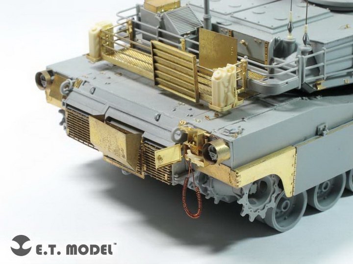 E.T. Model EA35-042 Modern US Army M1A1/A2 Bustle Rack Extension 1/35 – zdjęcie 2