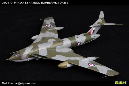 Lion Roar L1004 R.A.F. Strategic Bomber VICTOR B2 1/144 – immagine 2