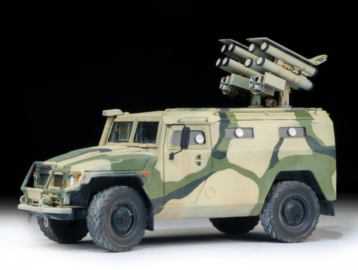 Zvezda 3682 GAZ with AT missile system Kornet D 1/35 – image 3