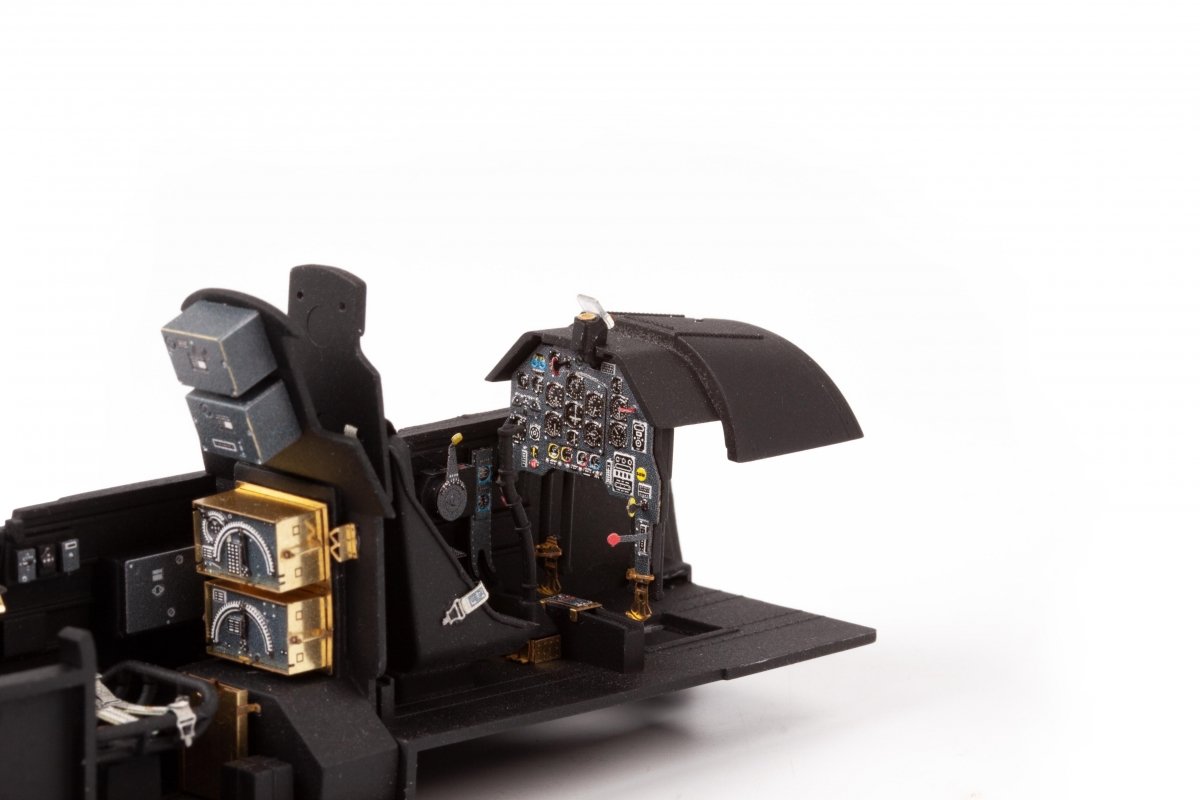 Eduard BIG33146 Ju 87G-1/2 BORDER MODEL 1/35 – image 8